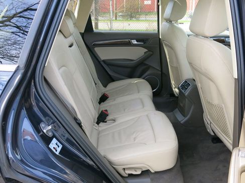 Used 2017 Audi Q5 2.0T Premium Plus w/ Technology Package image 16