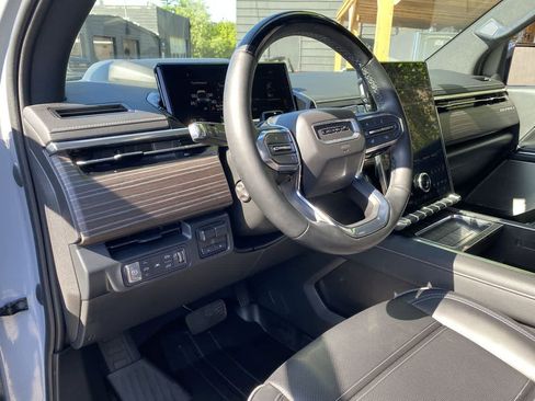 Used 2025 GMC Sierra EV Denali AWD/4WD image 2