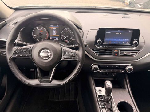 Used 2023 Nissan Altima 2.5 S FWD image 15