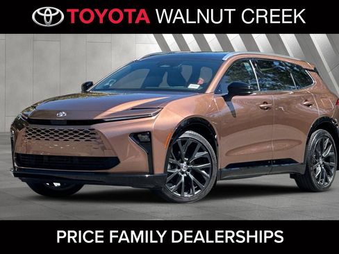 Certified 2025 Toyota Crown Signia AWD/4WD image 1