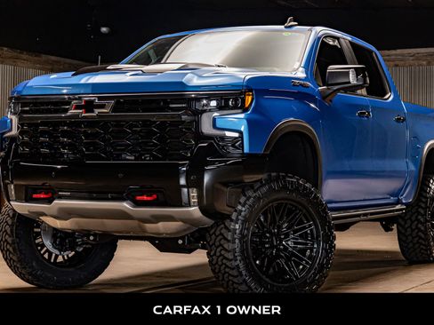 Used 2025 Chevrolet Silverado 1500 ZR2 w/ Technology Package image 5