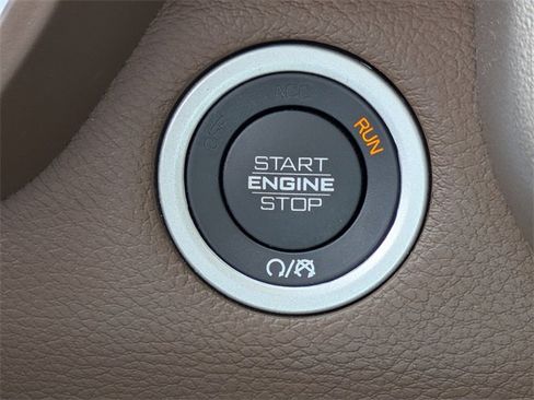 Used 2019 RAM 1500 Laramie image 36