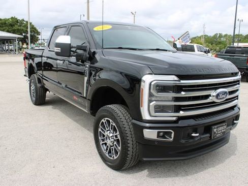 Used 2025 Ford F250 Platinum w/ Platinum Plus Package AWD/4WD image 16