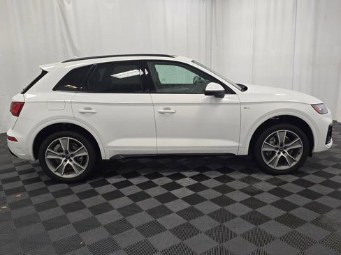 Certified 2025 Audi Q5 2.0T Premium w/ Convenience Plus Package image 7