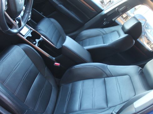 Used 2020 Honda CR-V Touring image 16