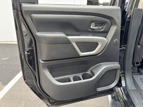 Used 2016 Nissan Titan PRO-4X image 37