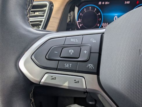 Used 2024 Volkswagen Atlas SE image 14