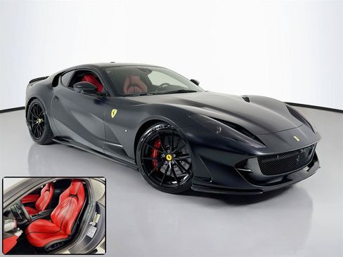Used 2020 Ferrari 812 Superfast RWD image 2