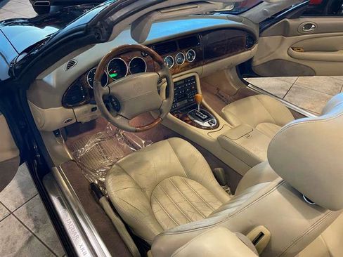 Used 2006 Jaguar XK8 Convertible image 78