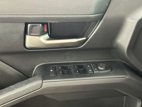 Used 2025 Toyota Tacoma TRD Off-Road AWD/4WD image 19