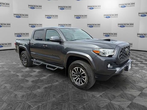 Used 2020 Toyota Tacoma TRD Sport image 7