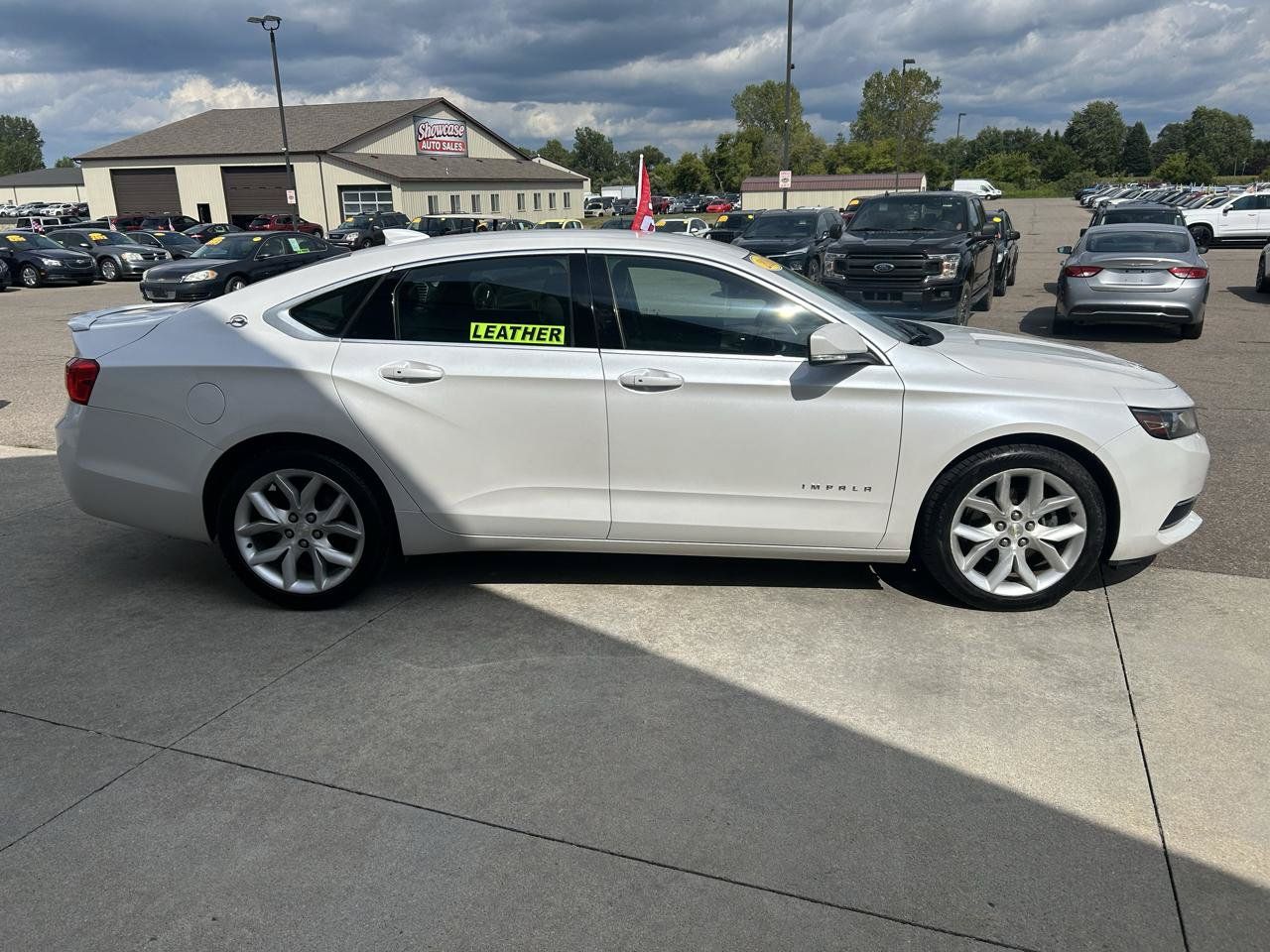Used 2016 Chevrolet Impala LT w/ Leather Package FWD image 4