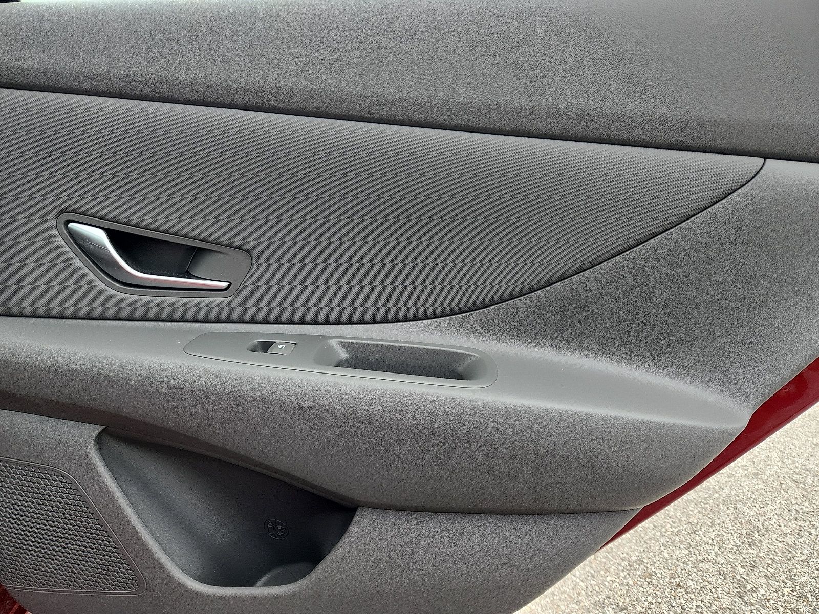 Used 2024 Hyundai Elantra SEL w/ Convenience Package FWD image 32