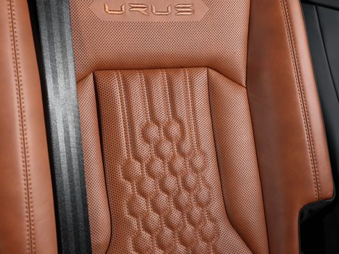 Used 2023 Lamborghini Urus S image 12