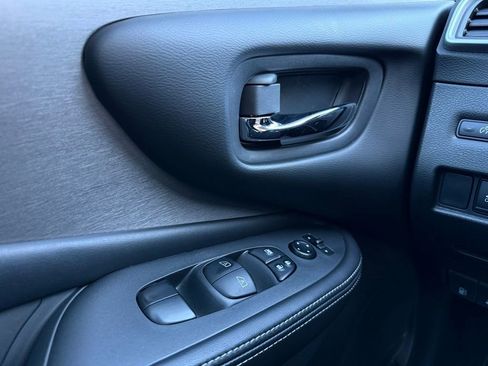 Used 2024 Nissan Murano SV image 13