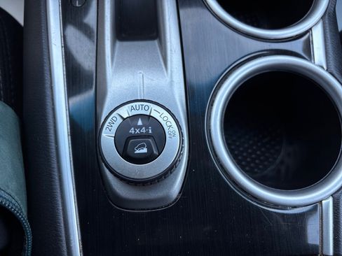 Used 2015 Nissan Pathfinder SV image 36