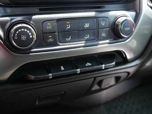 Used 2019 Chevrolet Silverado 1500 LT AWD/4WD image 19
