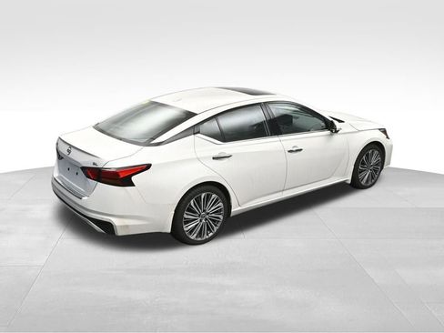 Used 2023 Nissan Altima 2.5 SL FWD image 22