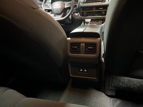 Used 2025 Nissan Rogue SV FWD image 14