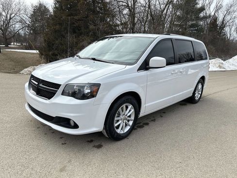 Used 2020 Dodge Grand Caravan SXT image 2