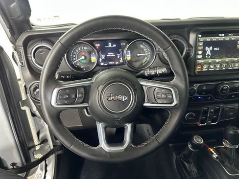 Used 2023 Jeep Wrangler Unlimited Sahara image 14