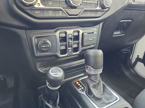 Used 2021 Jeep Wrangler Unlimited Sport AWD/4WD image 24