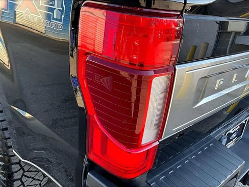 Used 2021 Ford F250 Platinum w/ FX4 Off-Road Package image 28