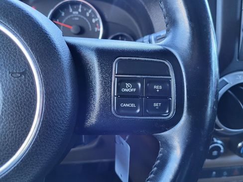 Used 2014 Jeep Wrangler Unlimited Rubicon w/ Max Tow Package image 28