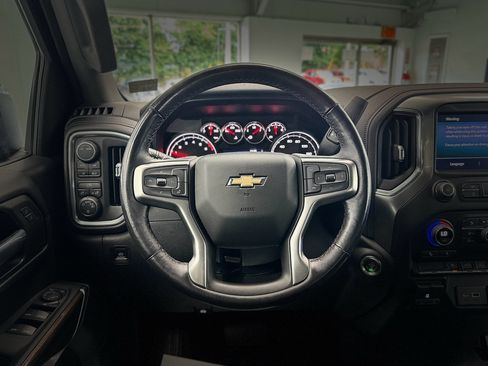 Used 2021 Chevrolet Silverado 1500 LT AWD/4WD image 18