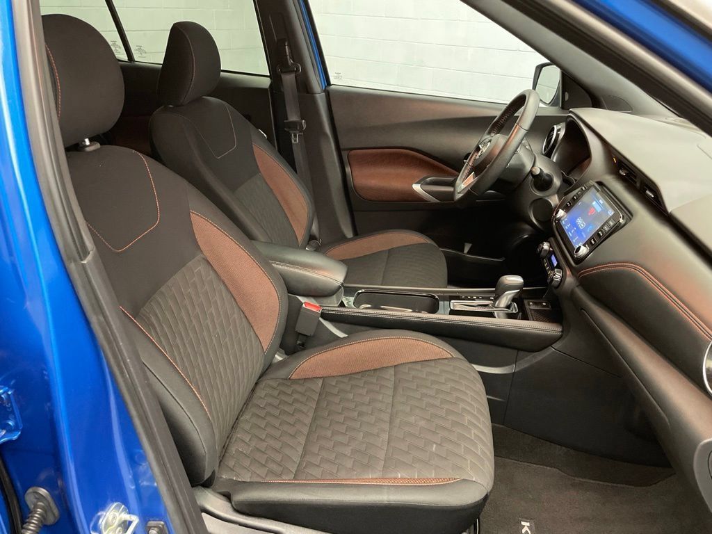 Used 2023 Nissan Kicks SR FWD image 24