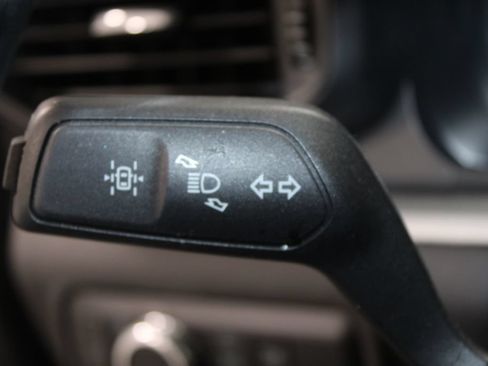 Used 2021 Ford Explorer XLT RWD image 24