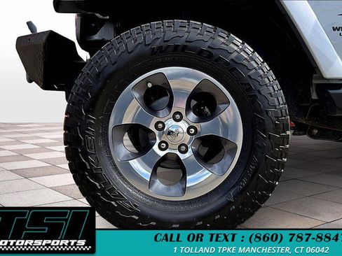 Used 2018 Jeep Wrangler Unlimited Sahara AWD/4WD image 9