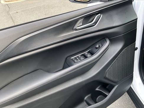 New 2025 Jeep Grand Cherokee L Laredo w/ Luxury Tech Group I image 28