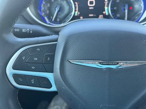 Certified 2024 Chrysler Pacifica Touring-L FWD image 25