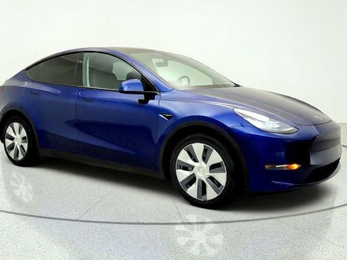 Used 2023 Tesla Model Y Long Range AWD/4WD image 3