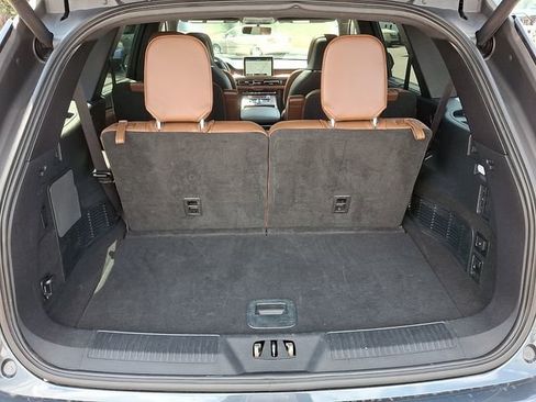 Used 2023 Lincoln Aviator Reserve w/ Equipment Group 201A AWD/4WD image 27