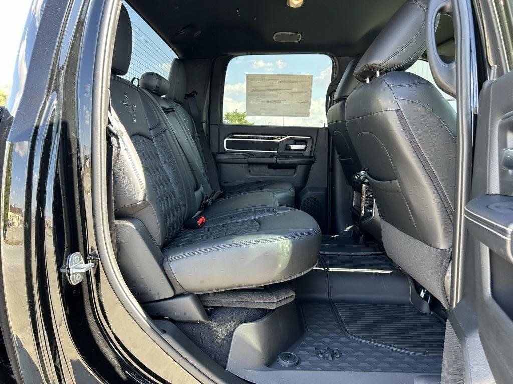 New 2025 RAM 2500 Big Horn AWD/4WD image 34