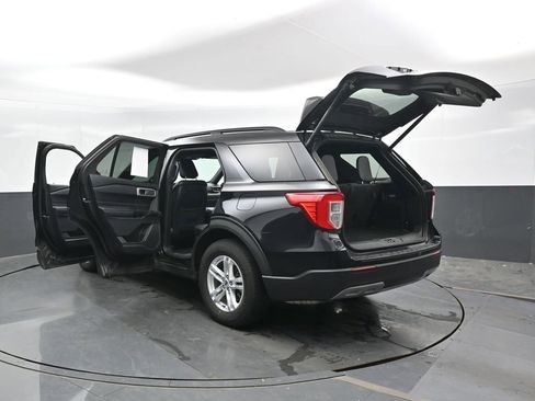 Used 2020 Ford Explorer XLT w/ Equipment Group 202A AWD/4WD image 46