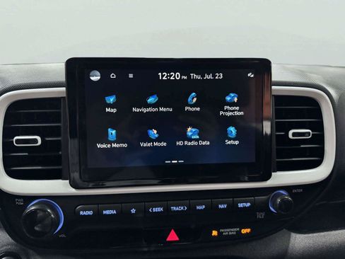 Used 2024 Hyundai Venue Limited FWD image 51