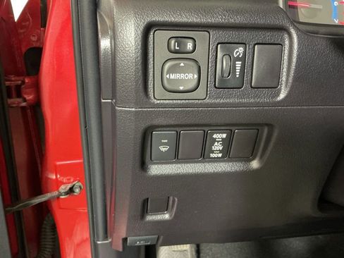 Used 2016 Toyota 4Runner SR5 Premium image 17