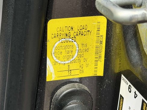 Used 2013 Toyota RAV4 XLE image 16