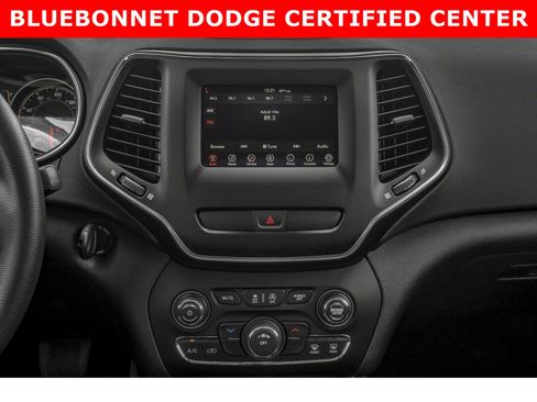 Used 2019 Jeep Cherokee Latitude Plus FWD image 7