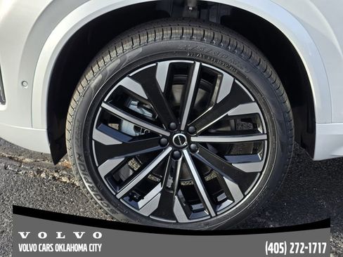 New 2026 Volvo XC90 B6 Plus w/ Protection Package Premier image 13