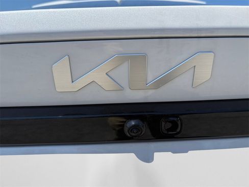 New 2025 Kia K4 LXS image 17