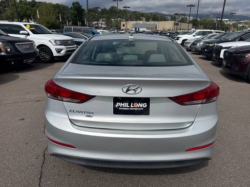 Used 2017 Hyundai Elantra SE FWD image 5
