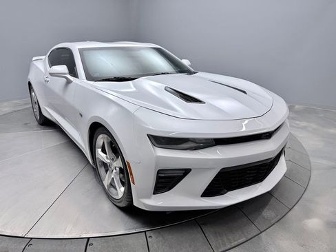 Used 2017 Chevrolet Camaro SS image 4