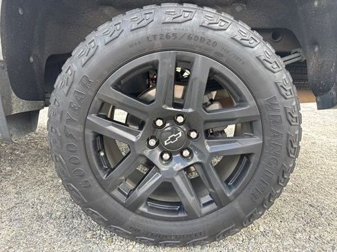 Used 2021 Chevrolet Silverado 1500 LT Trail Boss w/ Convenience Package II AWD/4WD image 6