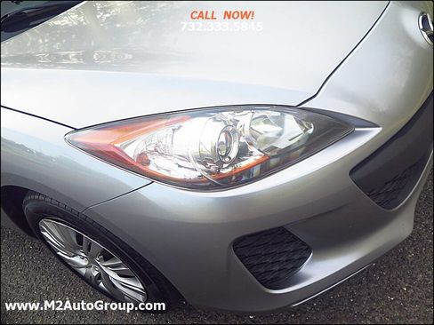 Used 2013 MAZDA MAZDA3 i SV image 29