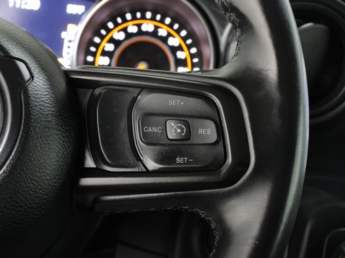 Used 2022 Jeep Gladiator Sport image 9