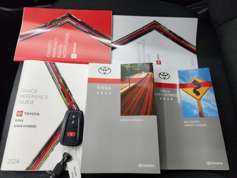 Used 2024 Toyota RAV4 XLE image 41